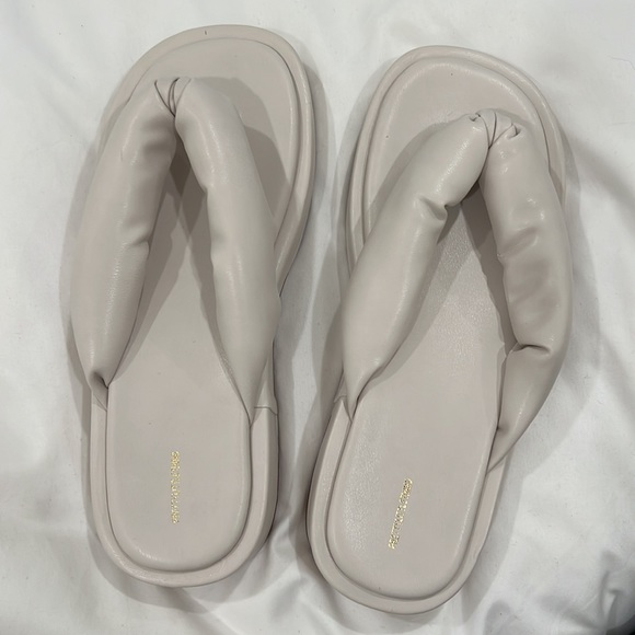 platform sandal - Picture 2 of 3